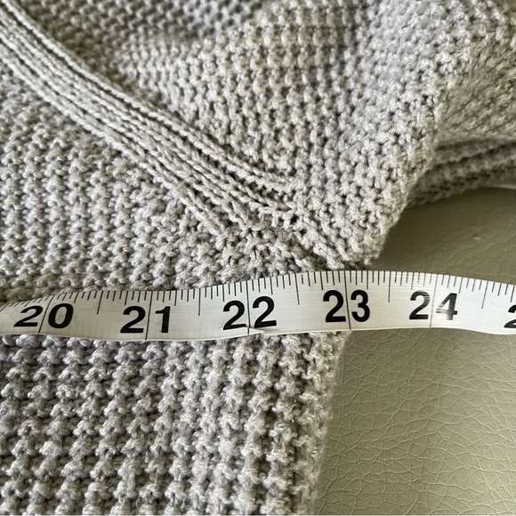 41 HAWTHORN Gray Waffle Knit Cowl Neck Thumb Holes Sweater Size large Stitchfix - Picture 8 of 10
